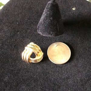 NWOT Goldtone Earrings